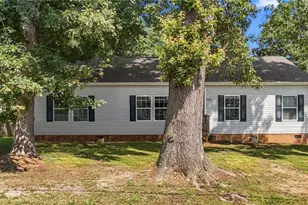 1442 Morningside Dr, Burlington, NC 27217 - Photo 1