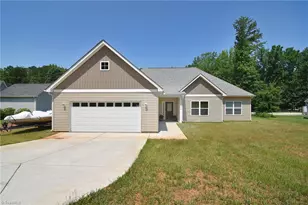 2318 Riverside Dr, Lexington, NC 27292 - Photo 1