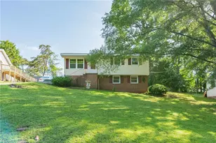 406 Kings Dr, Eden, NC 27288 - Photo 1