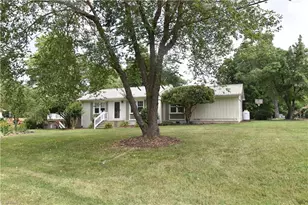 127 Elizabeth Dr, Thomasville, NC 27360 - Photo 1