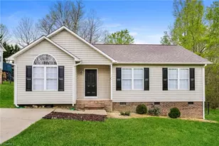 124 Tricia Ct, Thomasville, NC 27360 - Photo 1