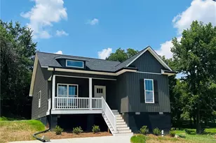 18 W Colonial Dr, Thomasville, NC 27360 - Photo 1