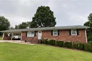 1039 Dogwood Dr, King, NC 27021 - Photo 1