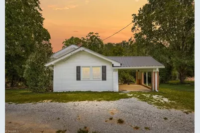 927 Brooklyn Avenue Extension, Ramseur, NC 27316 - Photo 1