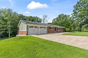 106 Pine St, North Wilkesboro, NC 28659 - Photo 1