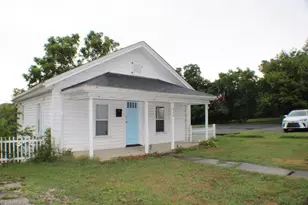 624 S South St, Mount Airy, NC 27030 - Photo 1