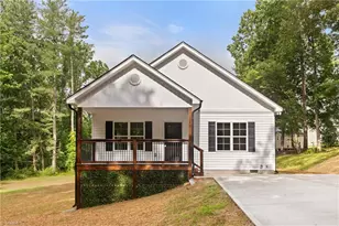 118 Sycamore St, Yadkinville, NC 27055 - Photo 1