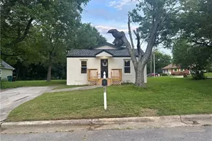 915 Jefferson St, High Point, NC 27260 - Photo 1