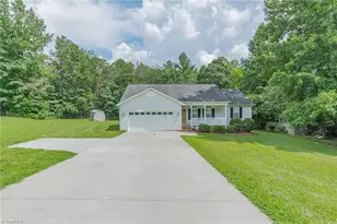 317 Jarrett Rd, Thomasville, NC 27360 - Photo 1