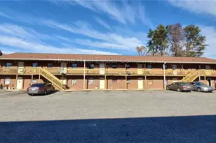 3015 Broadbay Dr, Winston-Salem, NC 27107 - Photo 1