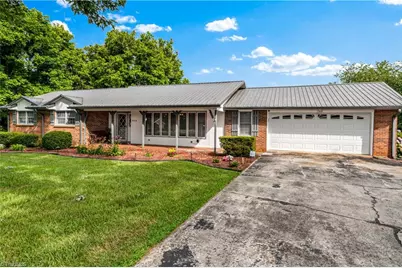 826 Meadowbrook Drive, King, NC 27021 - Photo 1