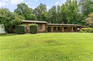 2725 Spicewood Dr, Winston-Salem, NC 27106 - Photo 1