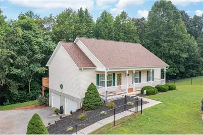 178 Brooklin Street, Wilkesboro, NC 28697 - Photo 1