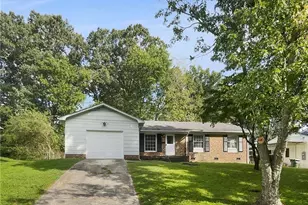 4122 Donegal Dr, Greensboro, NC 27406 - Photo 1