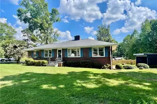 201 Broadview Ave, Lexington, NC 27295 - Photo 1