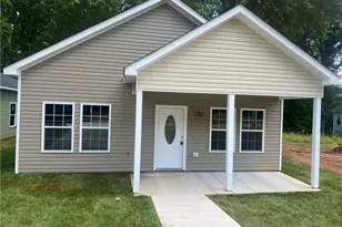 729 Meadowgreen Village Dr, Eden, NC 27288 - Photo 1