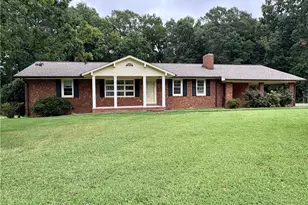 19 Hillside Park Dr, Thomasville, NC 27360 - Photo 1