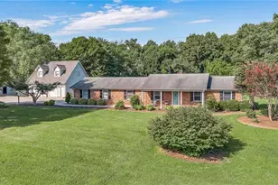 179 Pondview Dr, Wilkesboro, NC 28697 - Photo 1