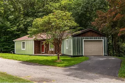 607 W Pine Circle, Wilkesboro, NC 28697 - Photo 1