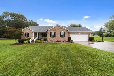 191 E Plantation Circle, Reidsville, NC 27320 - Photo 1