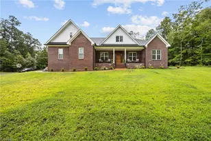 3601 Raccoon Run Dr, Burlington, NC 27215 - Photo 1