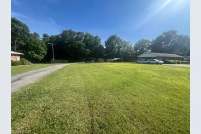 9400 Glen Cross Drive, Kernersville, NC 27284 - Photo 1