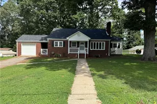 1123 Manning St, Eden, NC 27288 - Photo 1