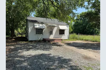 206 Broad Street, Thomasville, NC 27360 - Photo 1