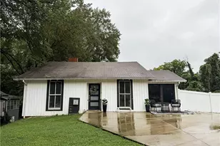 144 W Elm St, Mount Airy, NC 27030 - Photo 1