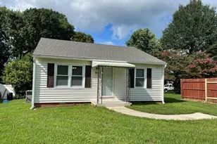 882 Market St, Burlington, NC 27217 - Photo 1