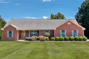 603 Fox Briar Dr, Greensboro, NC 27455 - Photo 1