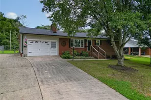 276 Wilmar Cir, Lexington, NC 27295 - Photo 1