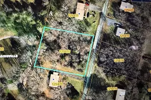 612 Meadowbrook Dr, Yadkinville, NC 27055 - Photo 1