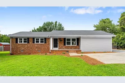 511 E Butler Avenue, Liberty, NC 27298 - Photo 1