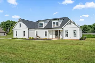 213 Deerwood Dr, Lexington, NC 27295 - Photo 1