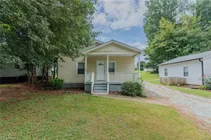 1329 Parker St, Burlington, NC 27217 - Photo 1