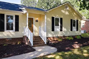 813 Lynnwood Dr, Burlington, NC 27215 - Photo 1