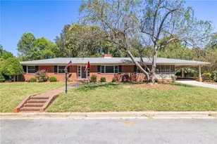 102 Pratt St, Madison, NC 27025 - Photo 1