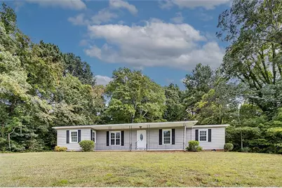 933 E Salisbury Street, Asheboro, NC 27203 - Photo 1