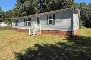 4905 La Crest Ct, Walkertown, NC 27051 - Photo 1