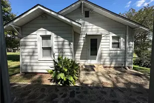 2718 Sedgewick St, Winston-Salem, NC 27127 - Photo 1