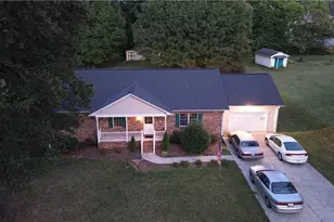 1155 Quail Hollow Rd, Kernersville, NC 27284 - Photo 1