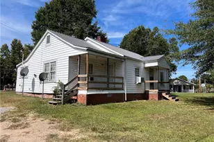 1000 Pine Cir Dr, High Point, NC 27265 - Photo 1