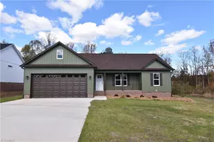 109 Fletcher's Farm Dr, Thomasville, NC 27360 - Photo 1