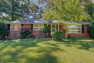 3660 Lakeview Dr, Pfafftown, NC 27040 - Photo 1