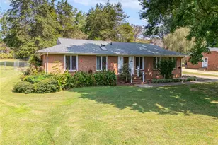 5610 Bledsoe Dr, Greensboro, NC 27410 - Photo 1