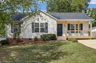 210 Larkspur Ln, Thomasville, NC 27360 - Photo 1