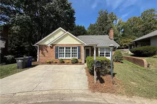 815 Meadowstone Dr, Winston-Salem, NC 27104 - Photo 1