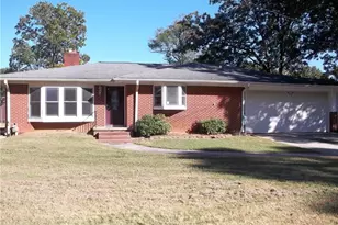 501 Pontiac Dr, Thomasville, NC 27360 - Photo 1