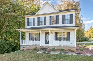 914 Charter Oaks Dr, Randleman, NC 27317 - Photo 1